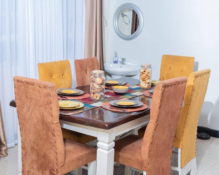 ניירובי Forget Your Worries In This Serene 5 Bedroom Villa In Ngong מראה חיצוני תמונה